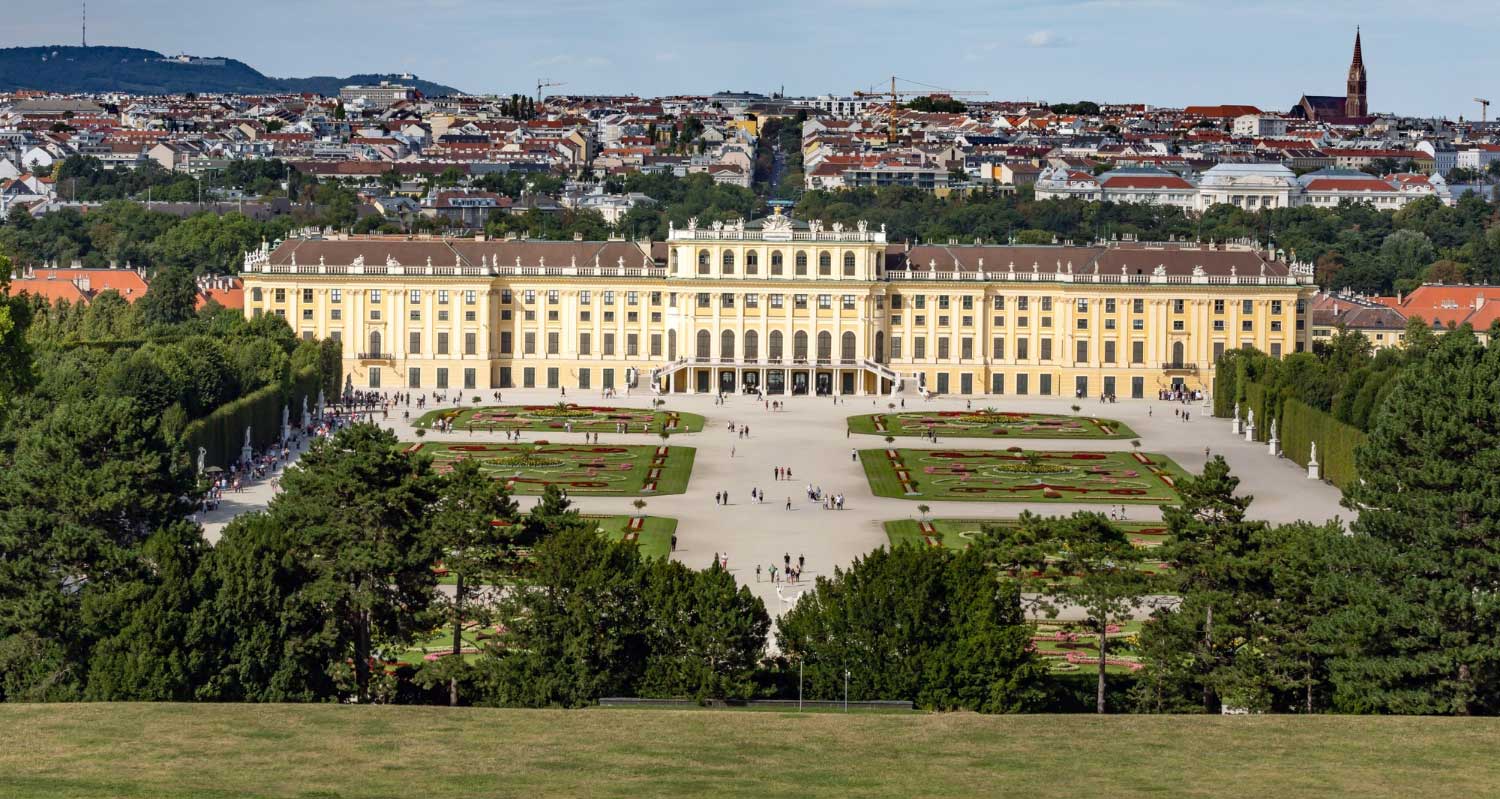 Blick auf das Schloss Schönbrunn in Wien, Österreich